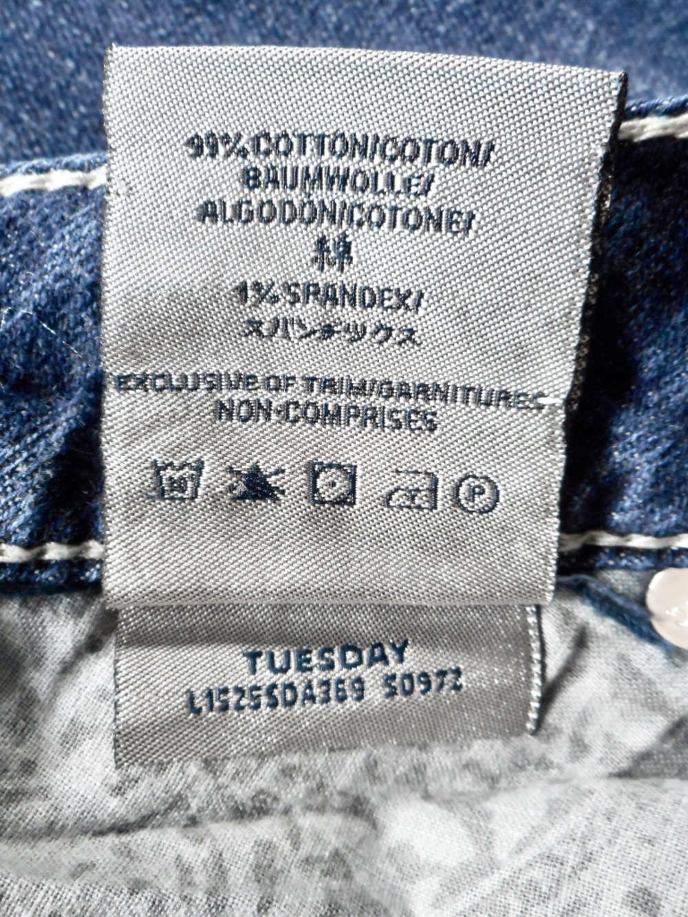 Silver Jeans Tuesday 28 Bootcut Denim Blue Jean Low Rise 28x30 5-Pocket Tab - Picture 10 of 16